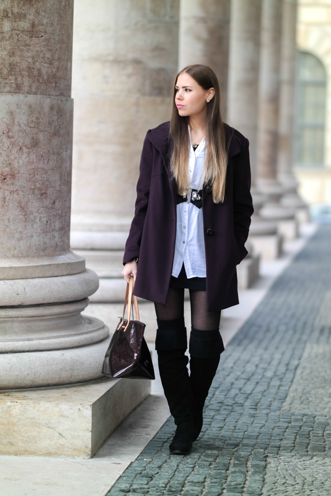 TheRubinRose-Modeblog-Fashionblog-München-Deutschland-Modeblogger-Fashionblogger-Oversized-Pflaume-Mantel-lila-Chanel-Lippenstift-Overknee-Stiefel