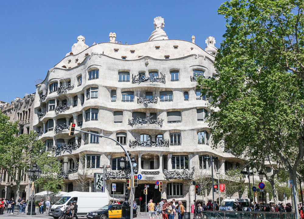 Casa-Milà-Antoni-Gaudi