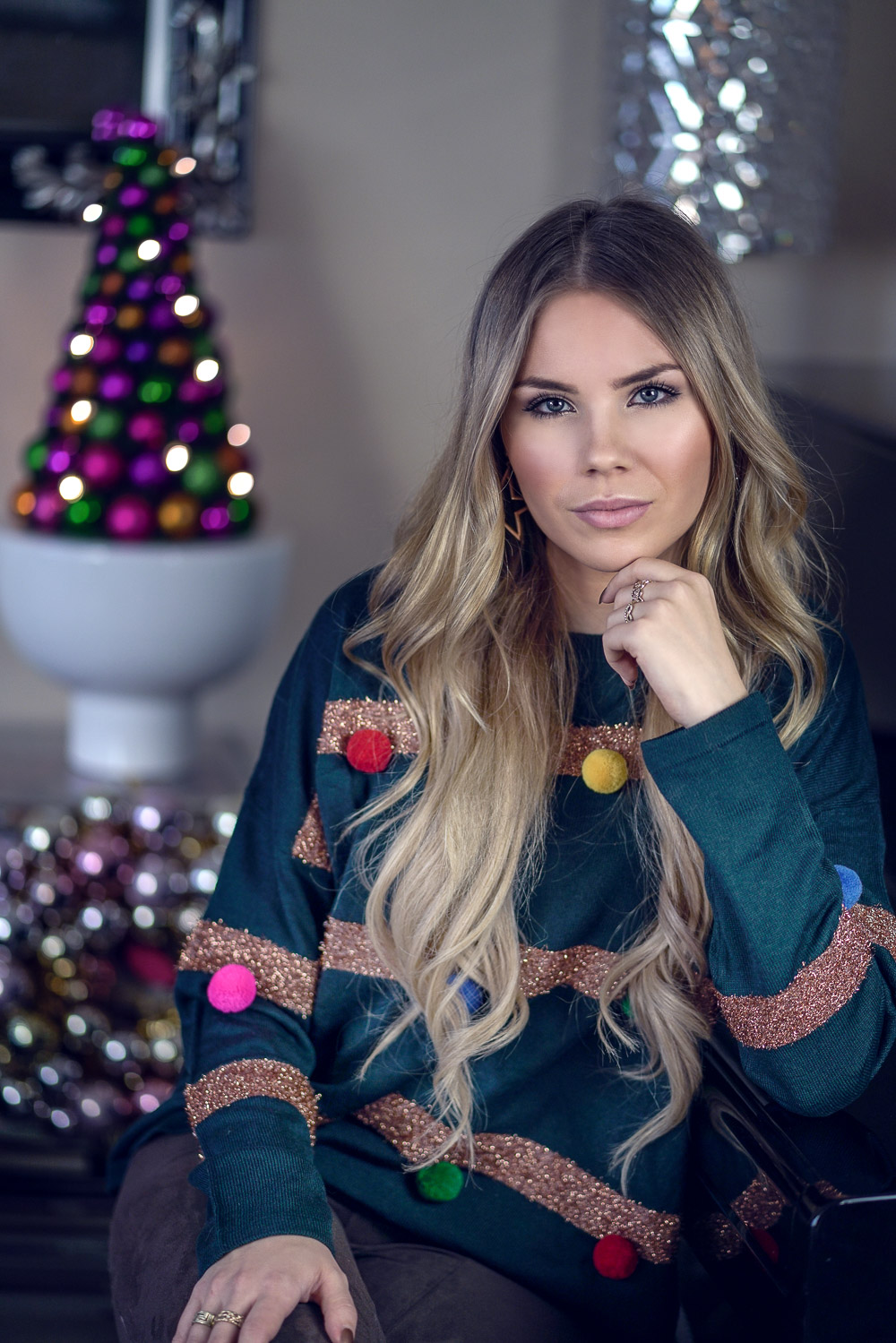 Weihnachtspullover-Tannenbaum-grün-PomPoms-Weihnachten-Ugly Christmas Sweater Trend-Pullover