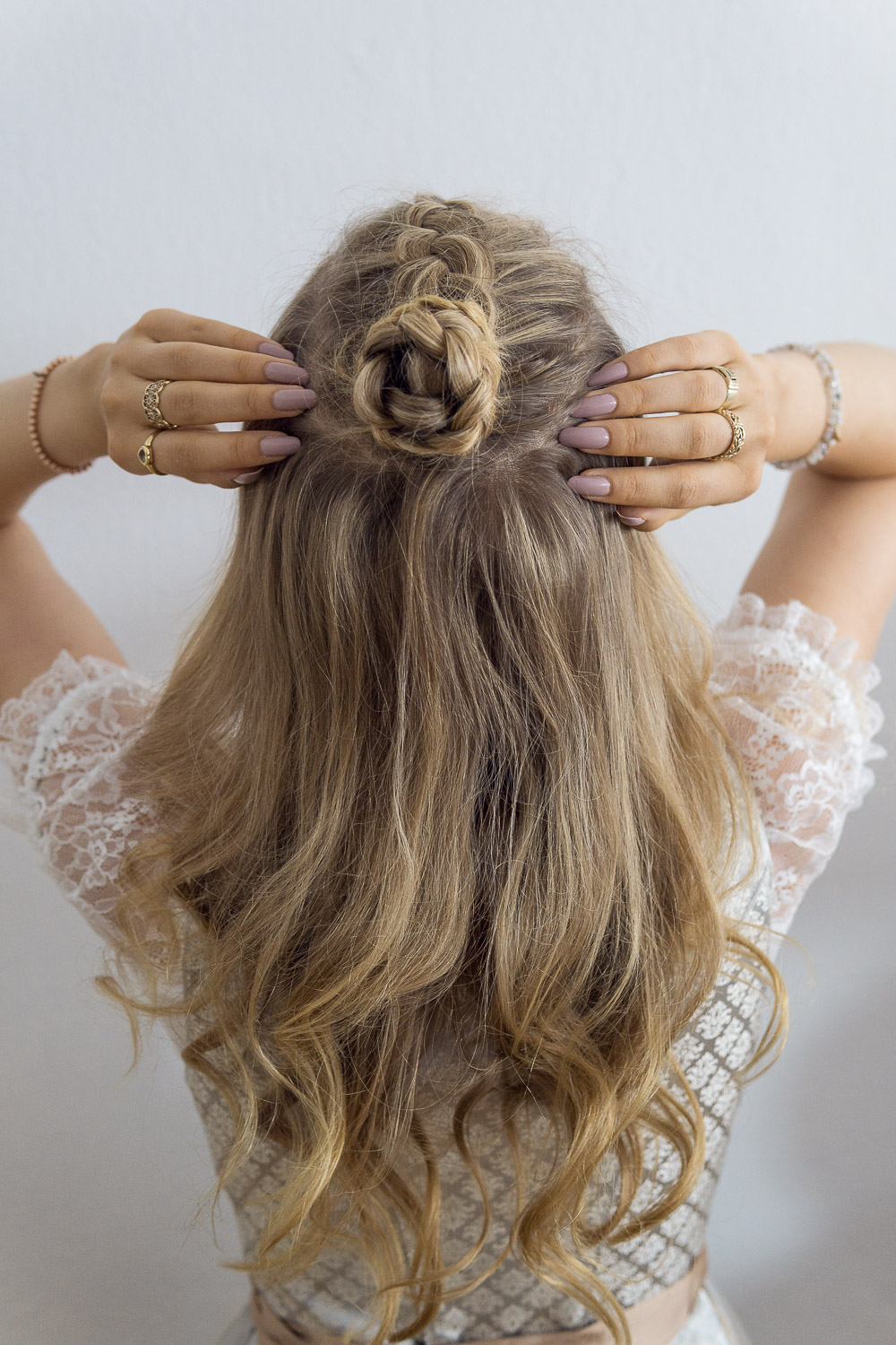 Dirndl Frisuren Fur Mittellange Haare Mit Anleitung Therubinrose